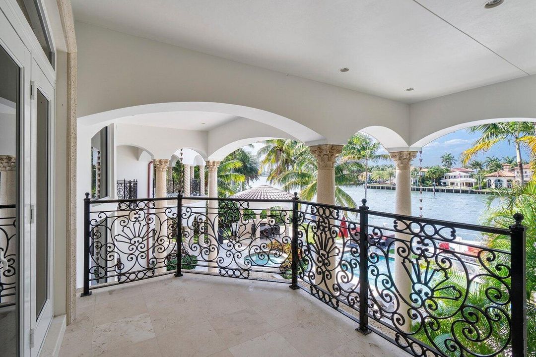 Recently Sold: $13,500,000 (7 beds, 8 baths, 9499 Square Feet)