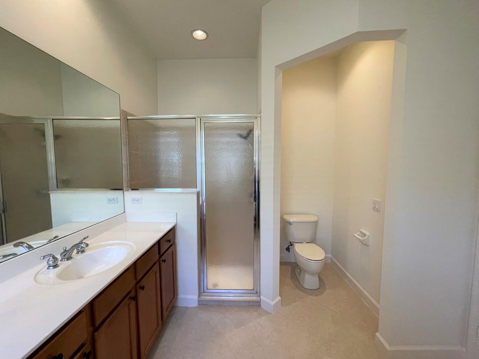 最近租的: $2,400 (3 贝兹, 3 浴室, 1901 平方英尺)