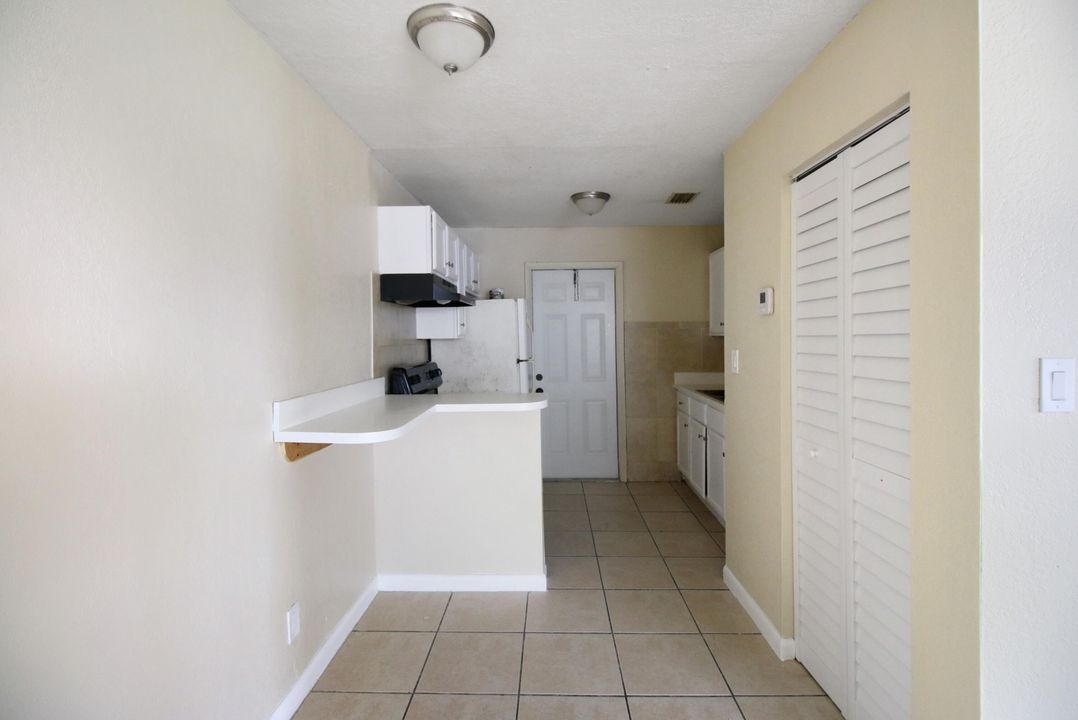 Recently Rented: $895 (2 beds, 1 baths, 680 Square Feet)