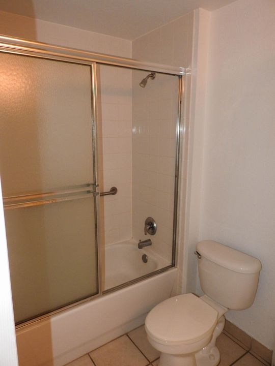最近租的: $1,850 (2 贝兹, 2 浴室, 1057 平方英尺)
