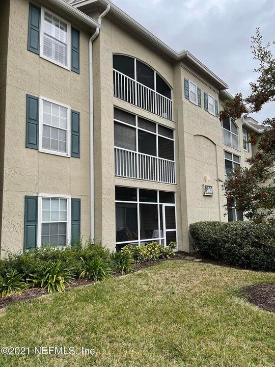 Recently Sold: $164,900 (1 beds, 1 baths, 900 Square Feet)