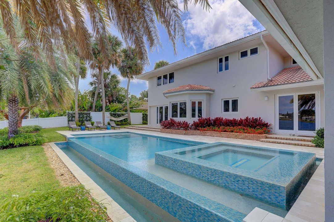 Recently Sold: $1,495,000 (5 beds, 3 baths, 4009 Square Feet)