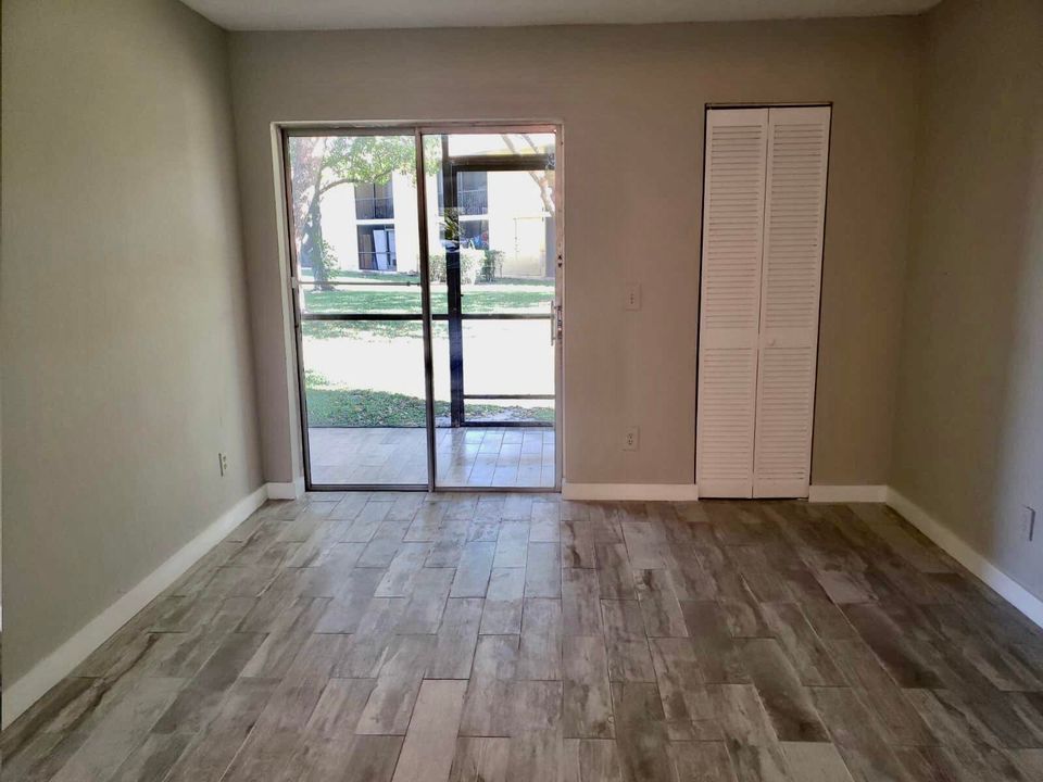 Recently Rented: $1,500 (2 beds, 2 baths, 921 Square Feet)