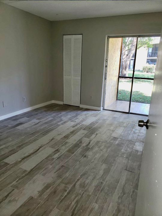 Recently Rented: $1,500 (2 beds, 2 baths, 921 Square Feet)