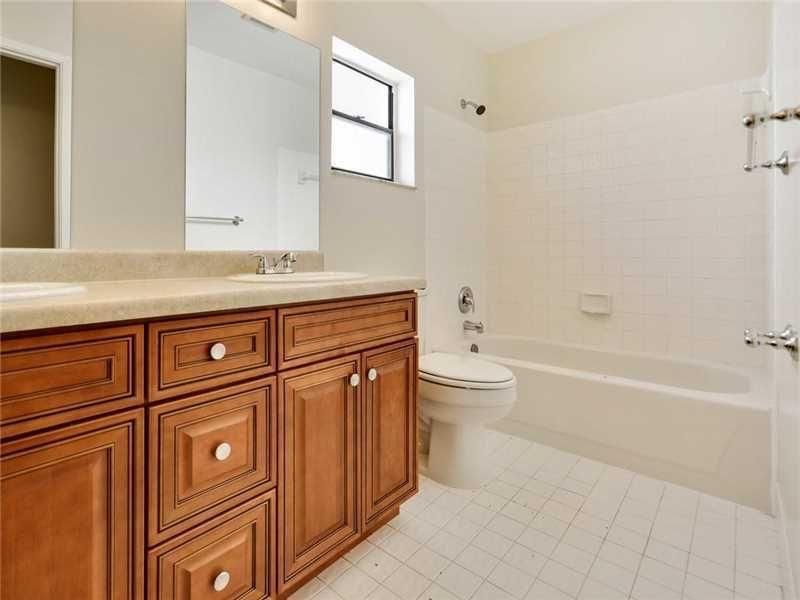 Недавно арендовано: $3,220 (4 спален, 2 ванн, 2035 Квадратных фут)