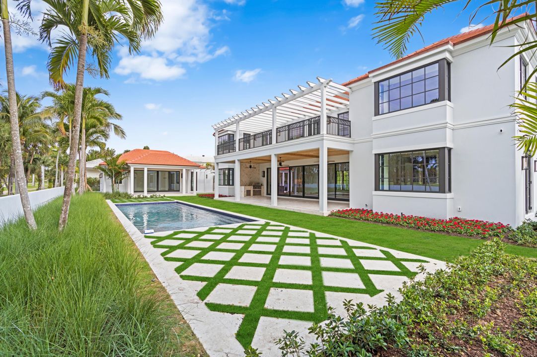 Recently Sold: $23,900,000 (8 beds, 7 baths, 8306 Square Feet)