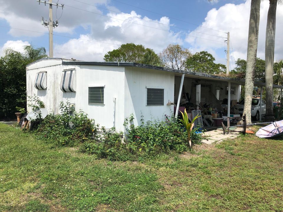 Recently Sold: $74,900 (3 beds, 2 baths, 906 Square Feet)