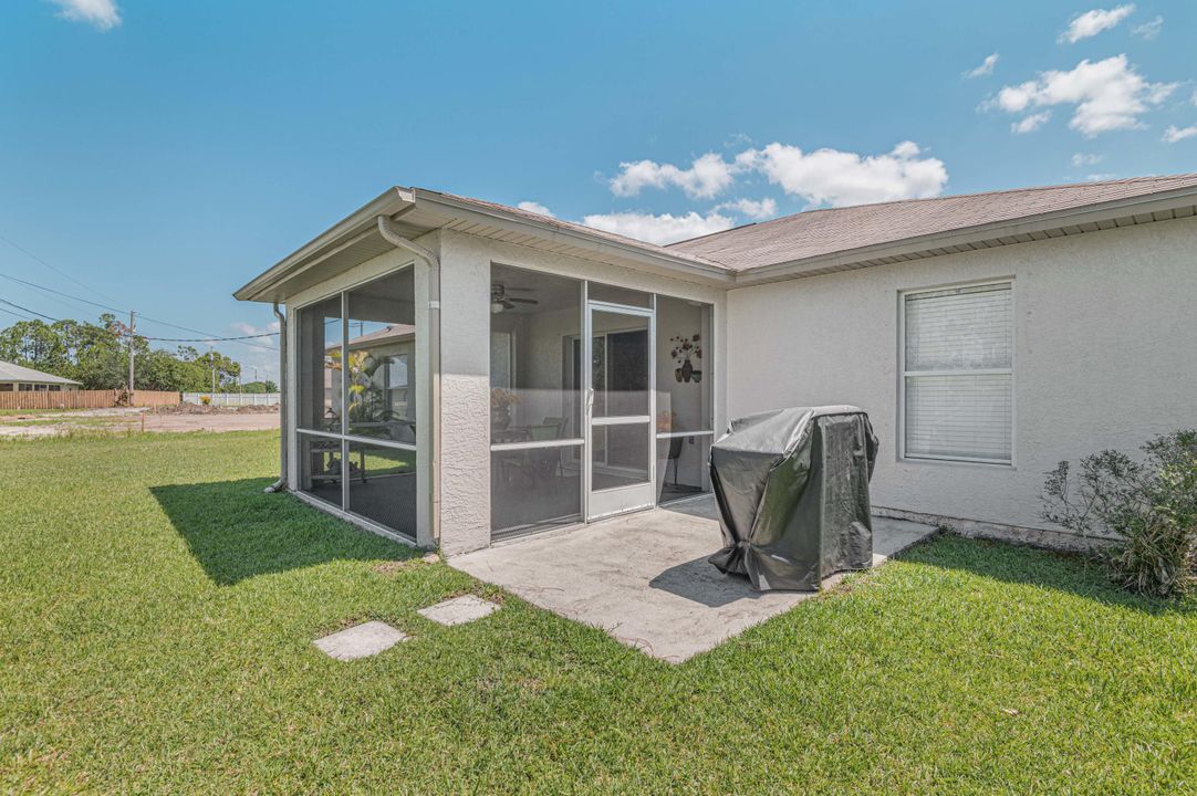 Recently Sold: $350,000 (4 beds, 2 baths, 2020 Square Feet)