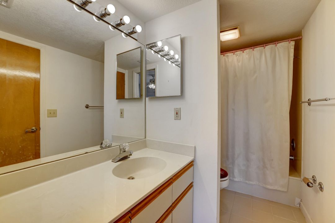 最近售出: $275,000 (2 贝兹, 2 浴室, 1932 平方英尺)