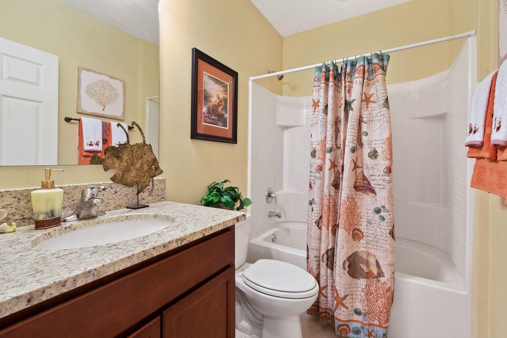 最近售出: $340,000 (4 贝兹, 2 浴室, 1900 平方英尺)