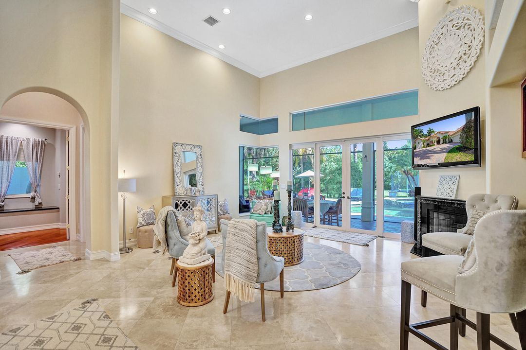 Recently Sold: $1,200,000 (5 beds, 3 baths, 4283 Square Feet)