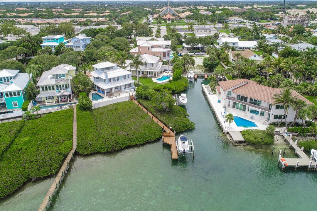 Recently Sold: $1,250,000 (3 beds, 2 baths, 2115 Square Feet)