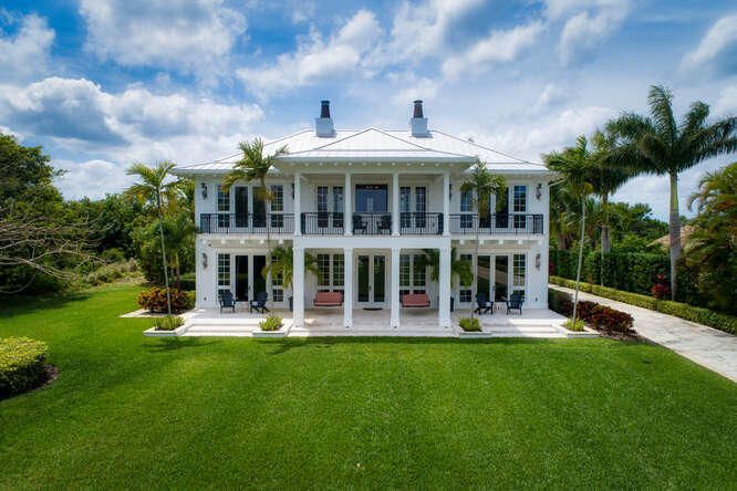Recently Sold: $2,900,000 (4 beds, 4 baths, 5140 Square Feet)