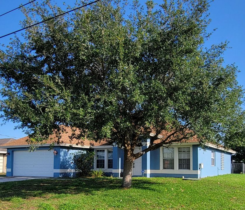 Vendido Recientemente: $285,000 (3 camas, 2 baños, 1770 Pies cuadrados)