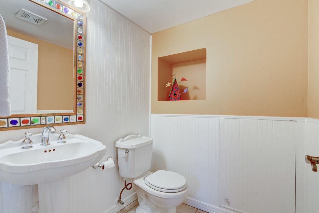 最近售出: $595,000 (4 贝兹, 2 浴室, 2882 平方英尺)