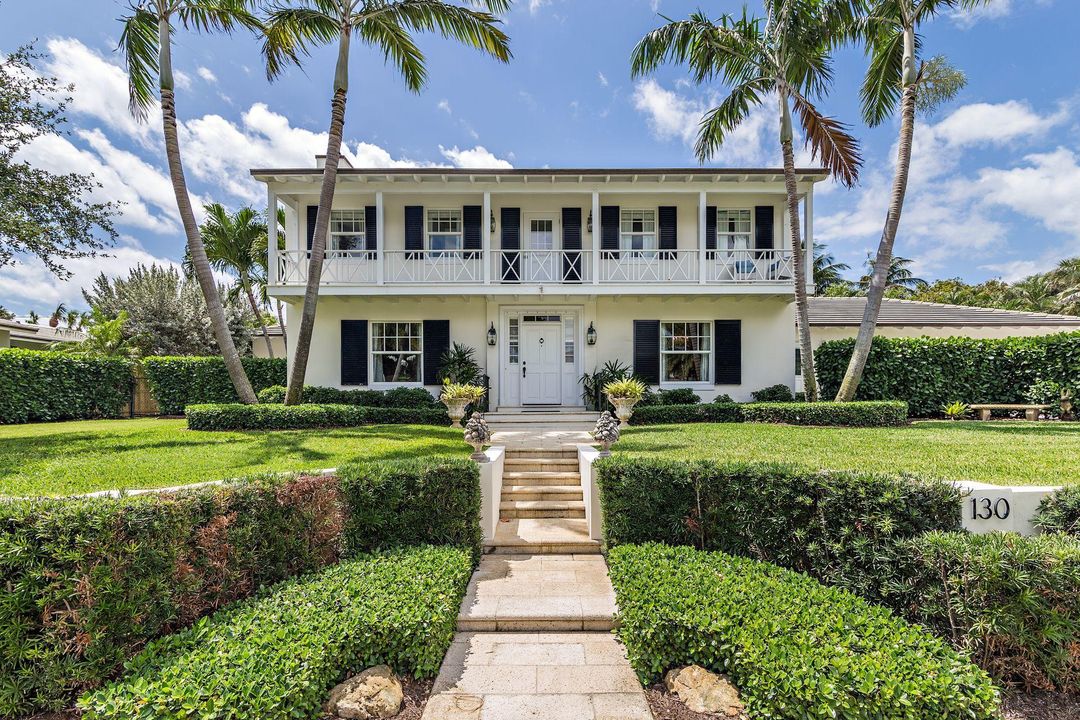 Recently Sold: $4,750,000 (4 beds, 3 baths, 3859 Square Feet)