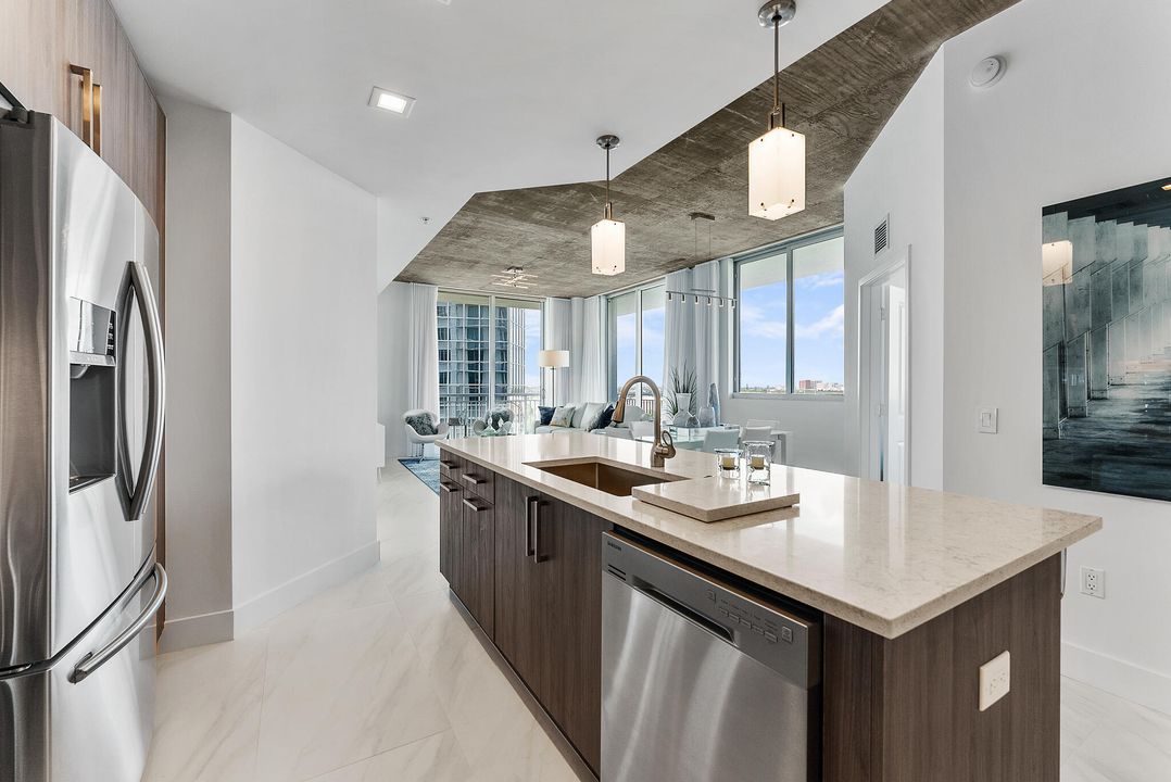 Recently Sold: $474,900 (3 beds, 2 baths, 1377 Square Feet)