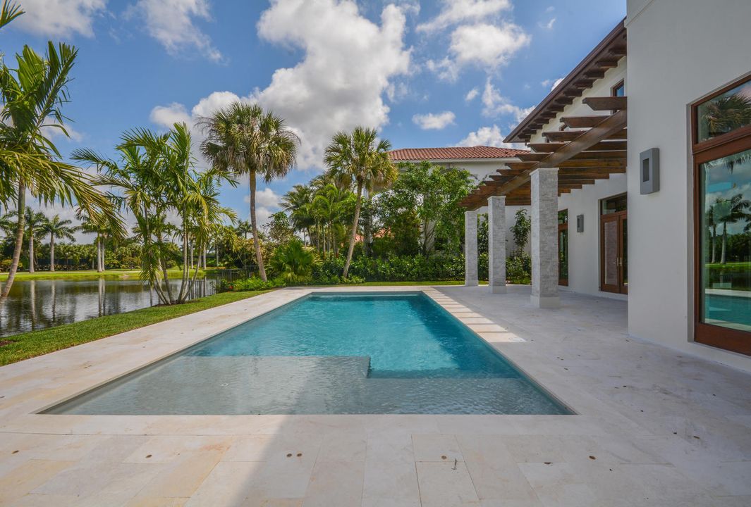 Recently Sold: $3,875,000 (5 beds, 5 baths, 6217 Square Feet)