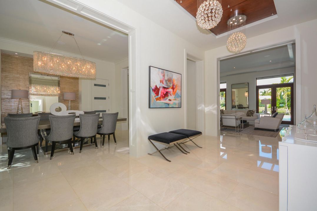 Recently Sold: $3,875,000 (5 beds, 5 baths, 6217 Square Feet)