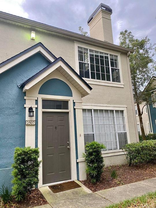 Recently Sold: $165,000 (2 beds, 2 baths, 1229 Square Feet)