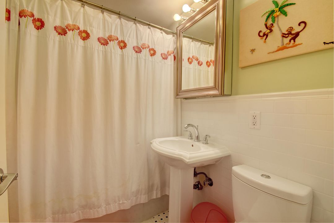 Недавно арендовано: $20,000 (6 спален, 4 ванн, 2956 Квадратных фут)