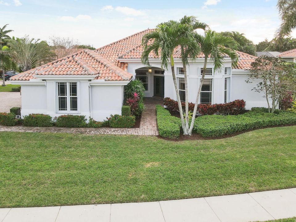 Recently Sold: $975,000 (3 beds, 3 baths, 2759 Square Feet)