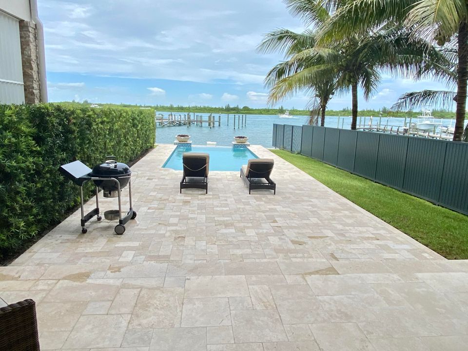 Recently Sold: $2,450,000 (3 beds, 4 baths, 2990 Square Feet)