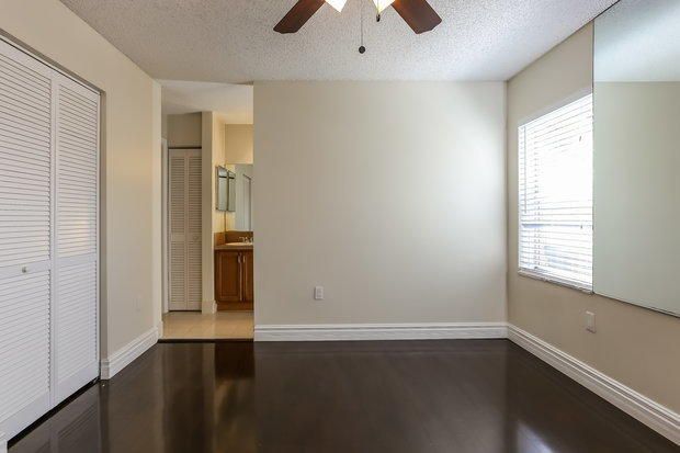 Recently Rented: $2,675 (3 beds, 2 baths, 1580 Square Feet)