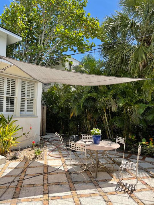 Recently Sold: $789,000 (3 beds, 2 baths, 1968 Square Feet)