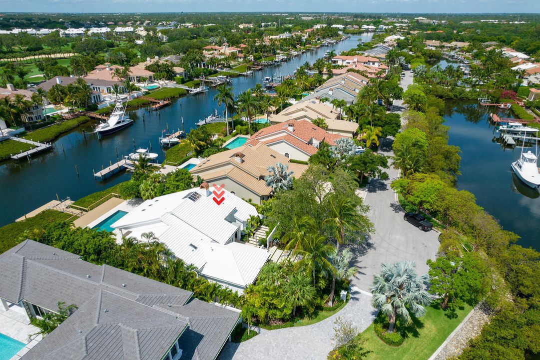 Recently Sold: $3,000,000 (3 beds, 3 baths, 2883 Square Feet)