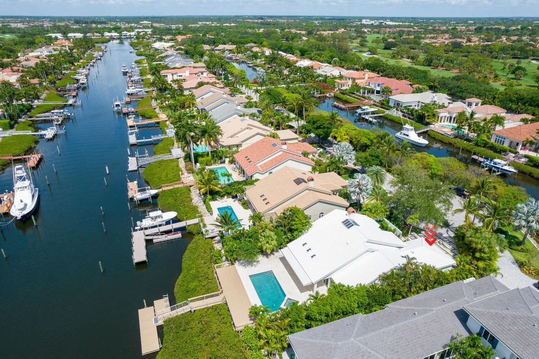 Recently Sold: $3,000,000 (3 beds, 3 baths, 2883 Square Feet)