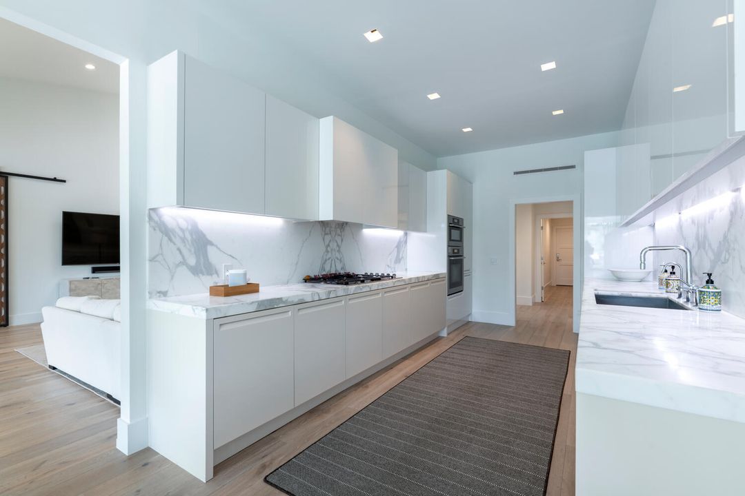 Recently Sold: $3,000,000 (3 beds, 3 baths, 2883 Square Feet)