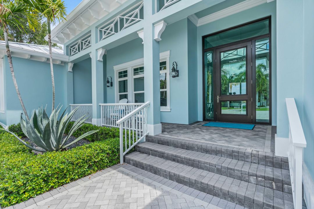 Recently Sold: $6,000,000 (4 beds, 5 baths, 4621 Square Feet)