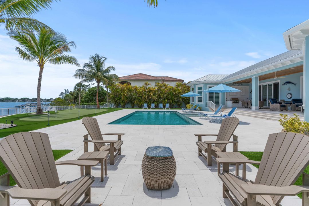 Recently Sold: $6,000,000 (4 beds, 5 baths, 4621 Square Feet)