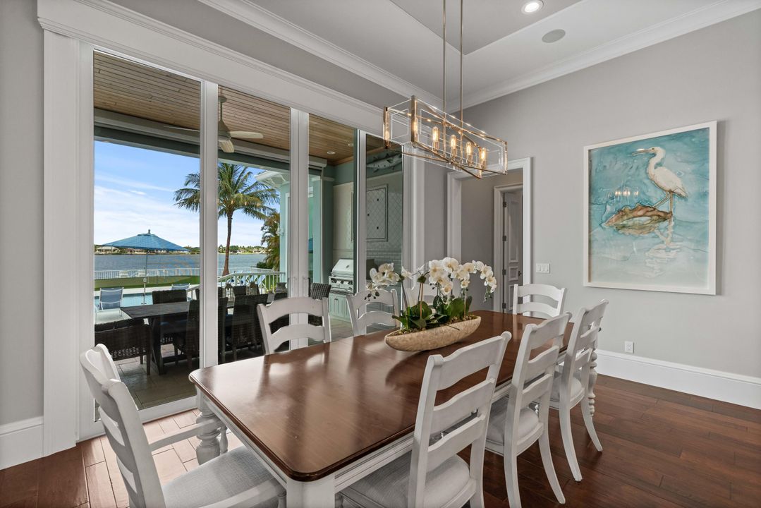 Recently Sold: $6,000,000 (4 beds, 5 baths, 4621 Square Feet)