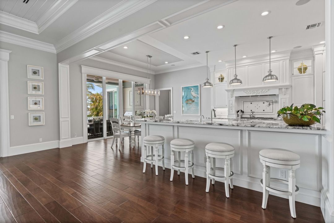 Recently Sold: $6,000,000 (4 beds, 5 baths, 4621 Square Feet)