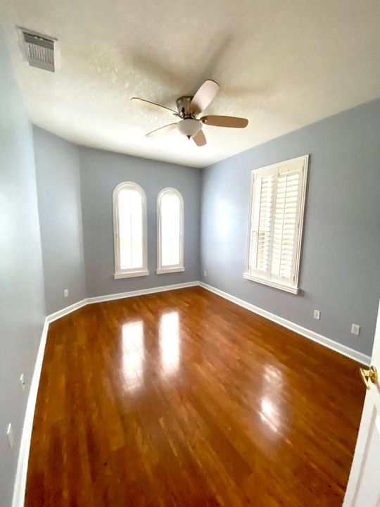 Recently Rented: $2,300 (2 beds, 2 baths, 1340 Square Feet)