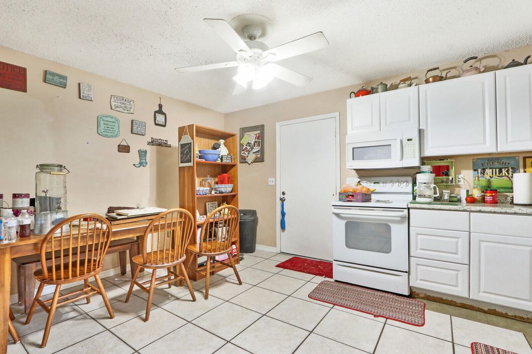 Recently Sold: $180,000 (3 beds, 1 baths, 1392 Square Feet)