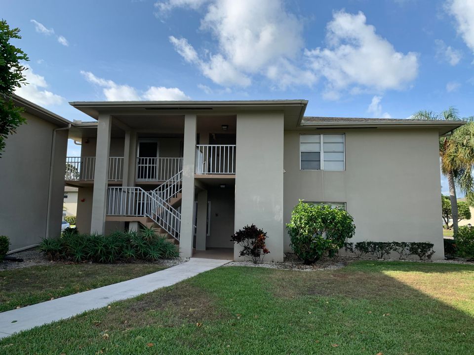 最近售出: $129,900 (2 贝兹, 2 浴室, 1080 平方英尺)