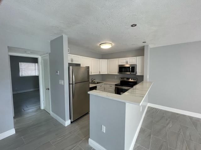 Recently Sold: $129,900 (1 beds, 1 baths, 637 Square Feet)
