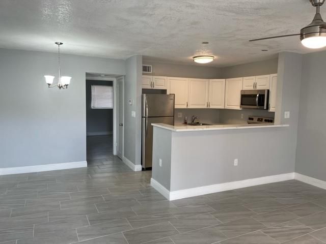 Recently Sold: $129,900 (1 beds, 1 baths, 637 Square Feet)