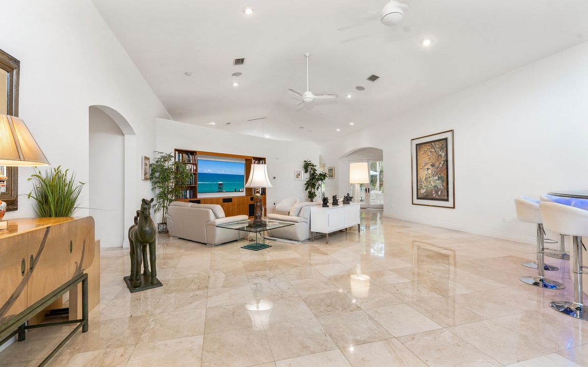 Recently Sold: $1,295,000 (4 beds, 3 baths, 4743 Square Feet)