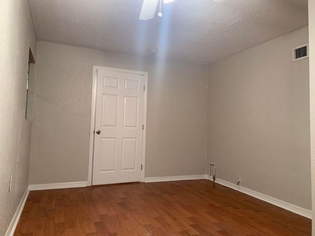 Recently Rented: $1,799 (3 beds, 1 baths, 1177 Square Feet)