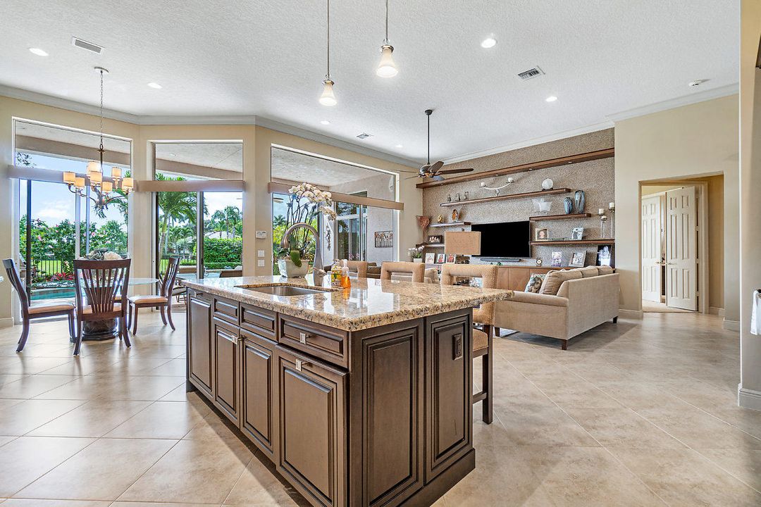 Recently Sold: $995,000 (4 beds, 5 baths, 3495 Square Feet)