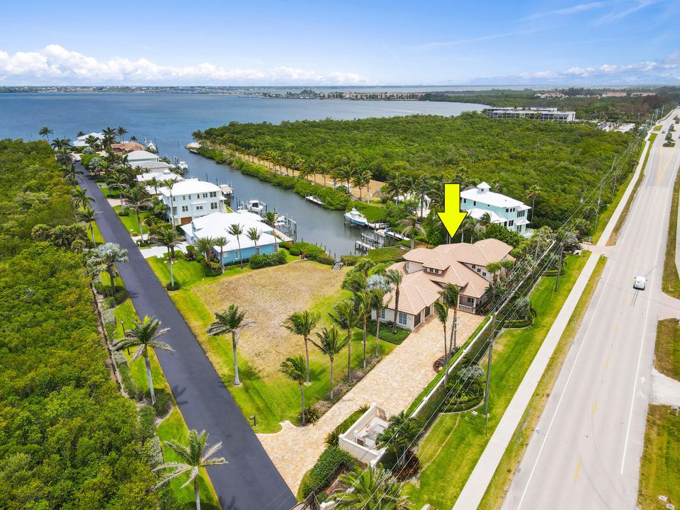 Recently Sold: $2,100,000 (4 beds, 3 baths, 3600 Square Feet)