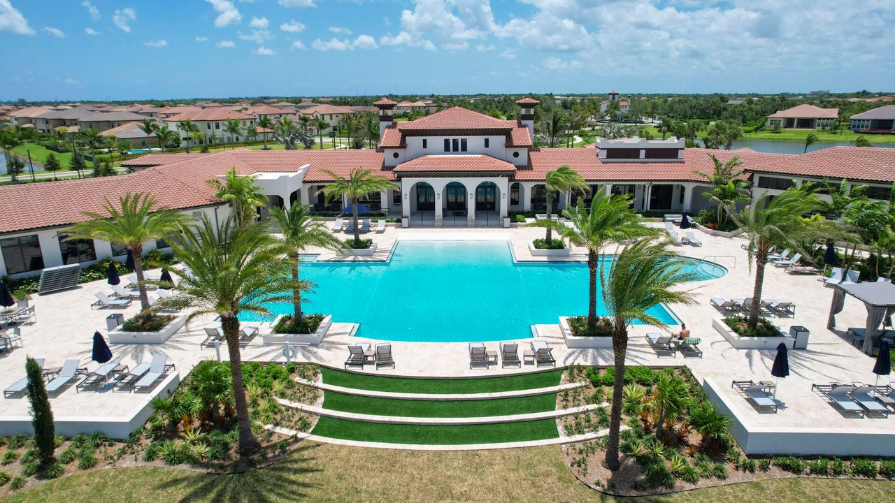 Recently Sold: $1,799,000 (5 beds, 5 baths, 5329 Square Feet)