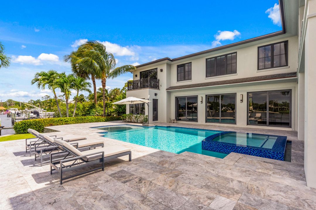 Recently Sold: $7,700,000 (5 beds, 7 baths, 5617 Square Feet)