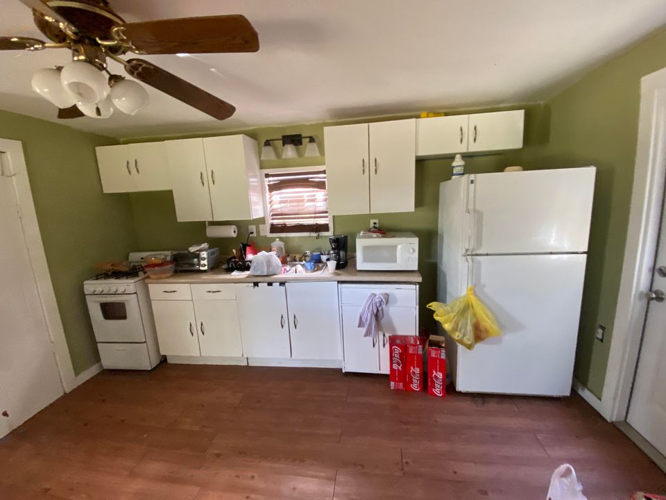 Vendido Recientemente: $99,900 (2 camas, 2 baños, 1704 Pies cuadrados)