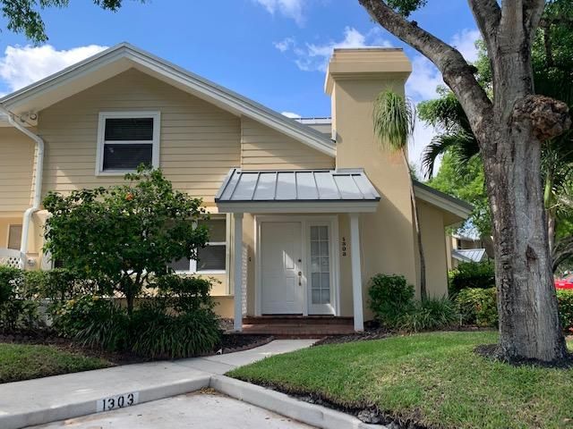 Recently Sold: $285,000 (3 beds, 2 baths, 1282 Square Feet)