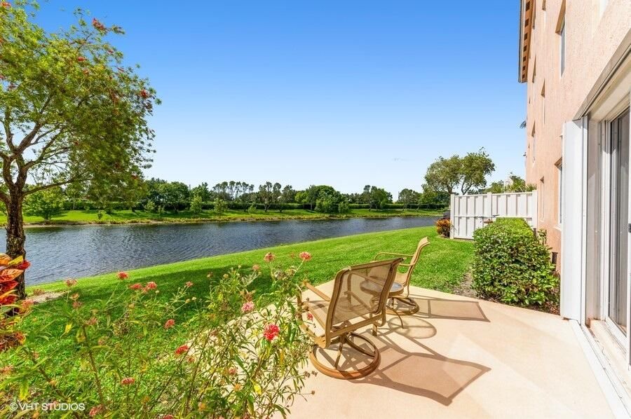 Recently Sold: $259,000 (3 beds, 2 baths, 1869 Square Feet)